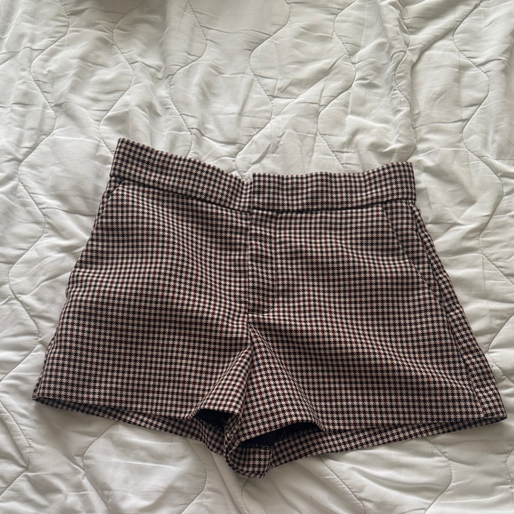 Zara High-Waist Houndstooth Shorts in Brown and Black